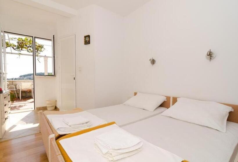 Triple Room Sea View, Guest House Misita