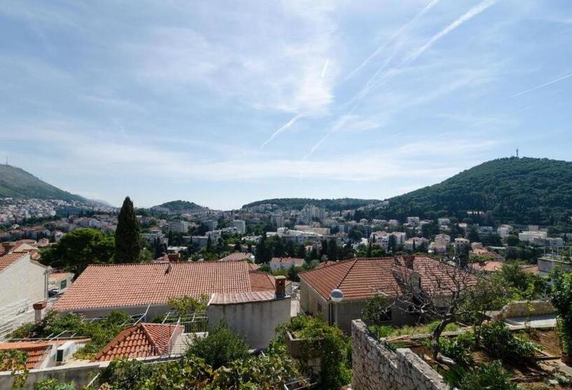 اتاق استاندارد با بالکن و چشمانداز دریا, Guest House Misita