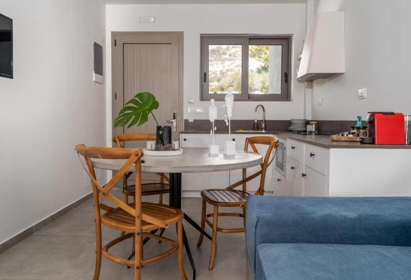 מיטת קינג בסוויטה, Pignolia Suites   Adults Only