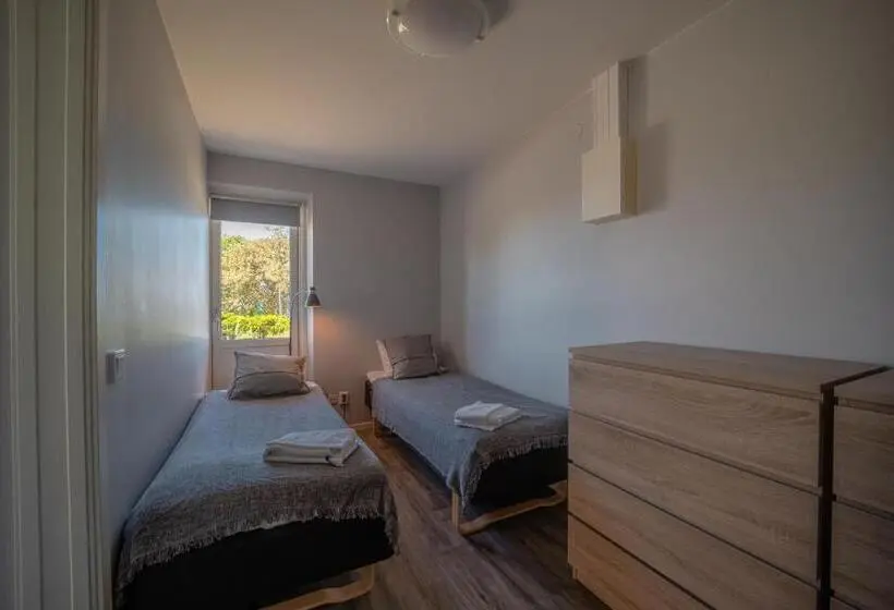 Huoneisto 1 Makuuhuone Pohjakerros, Ravinstigen   Visby Lägenhetshotell