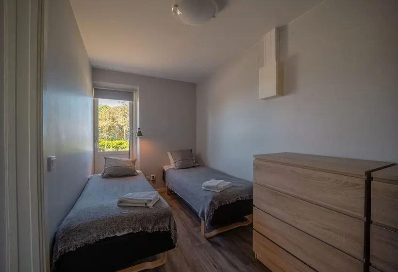 Huoneisto 1 Makuuhuone Pohjakerros, Ravinstigen   Visby Lägenhetshotell