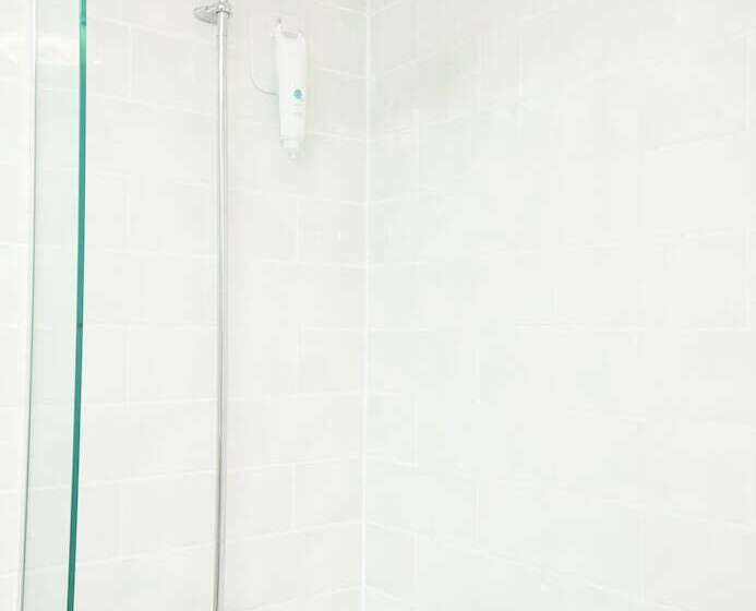 家庭间, Cock Hotel By Greene King Inns