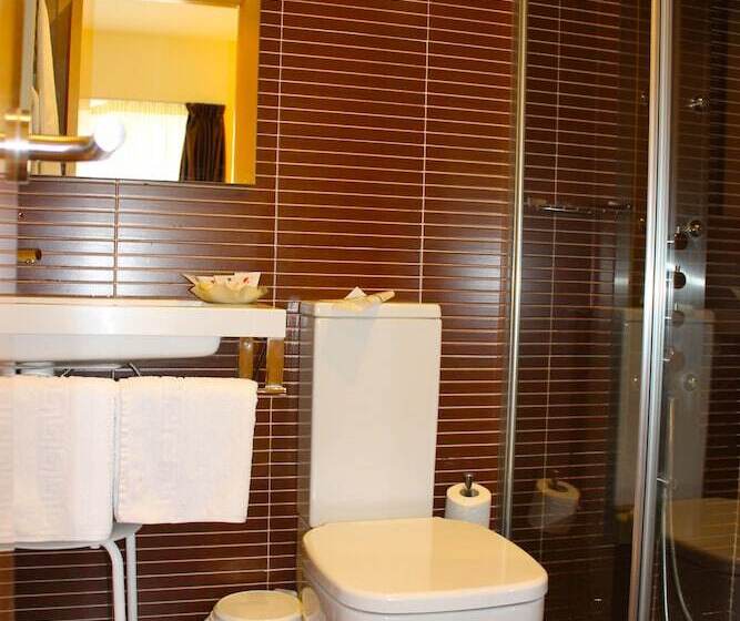 اتاق اکونومی, Alda Entrearcos