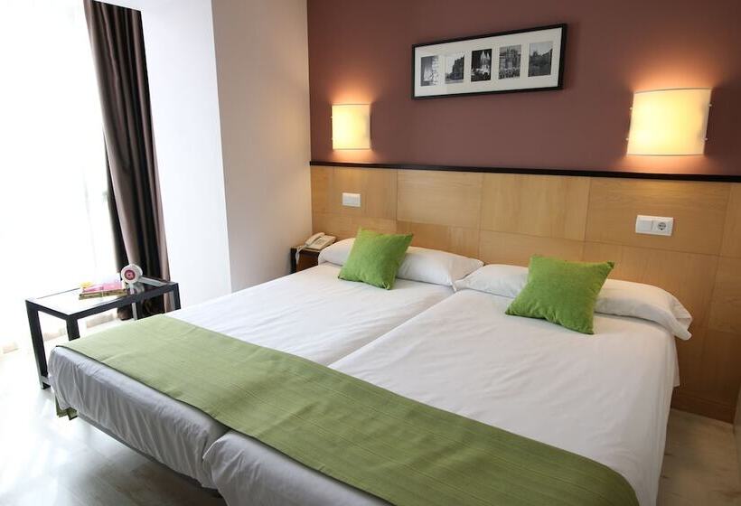 اتاق پرمیوم, Alda Entrearcos