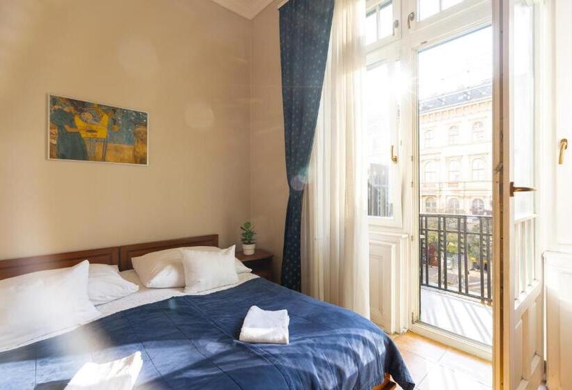 标准间, Budapest Panorama Central