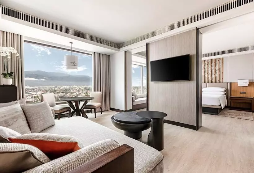 سوییت اجرایی, Chiang Mai Marriott