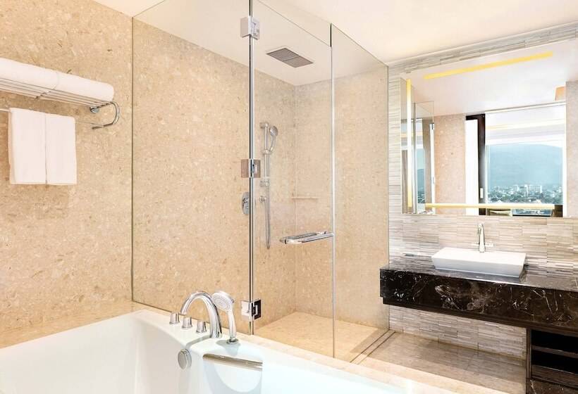 سوئیت سلطنتی 2 خوابه, Chiang Mai Marriott
