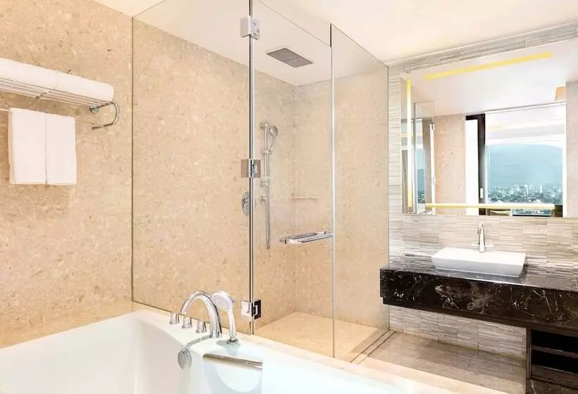 سوئیت سلطنتی 2 خوابه, Chiang Mai Marriott