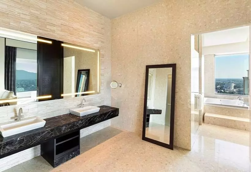 سوئیت سلطنتی 2 خوابه, Chiang Mai Marriott