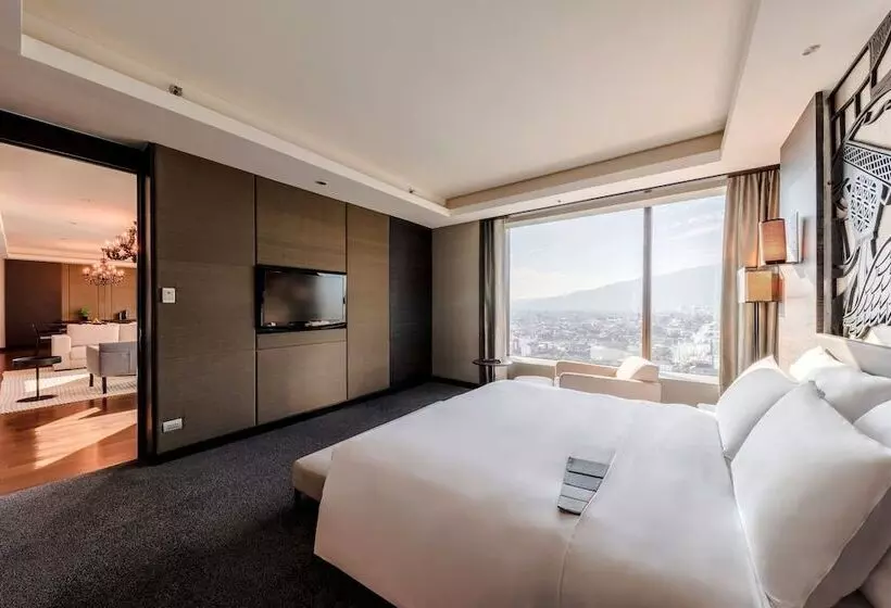 سوییت اجرایی, Chiang Mai Marriott