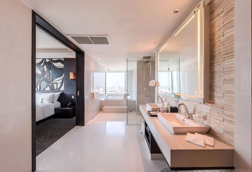 سوییت اجرایی, Chiang Mai Marriott