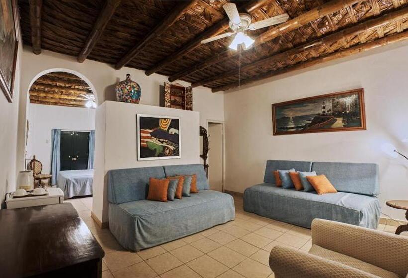 سوییت لوکس, Majoro