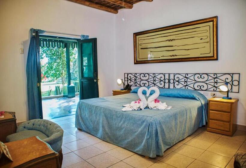 سوییت لوکس, Majoro