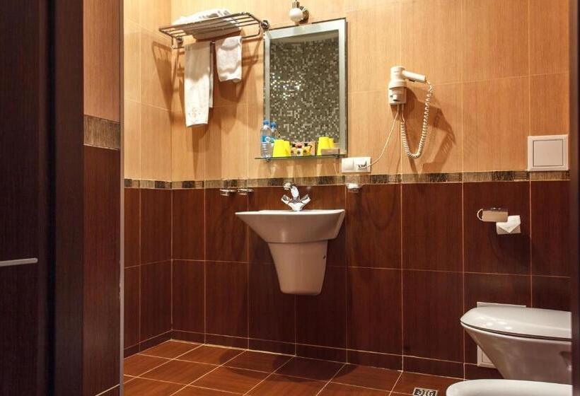 Quarto Estandar, Victoria
