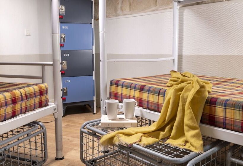 ルームシェアのワンベッド, Le Regent Montmartre By Hiphophostels