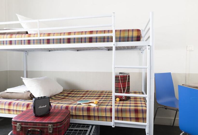 ルームシェアのワンベッド, Le Regent Montmartre By Hiphophostels