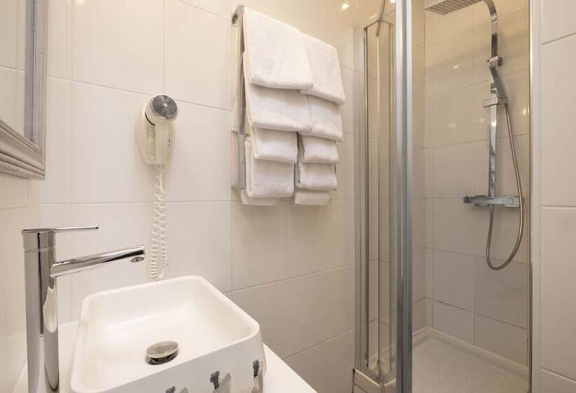 スタンダード４人部屋, Le Regent Montmartre By Hiphophostels
