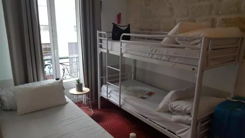 اتاق استاندارد سه نفره, Le Regent Montmartre By Hiphophostels