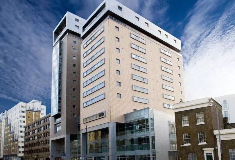 ペントハウス２ベッドルームアパート, Marlin Aldgate Tower Bridge