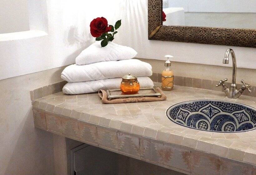 デラックスルーム, Riad Carina