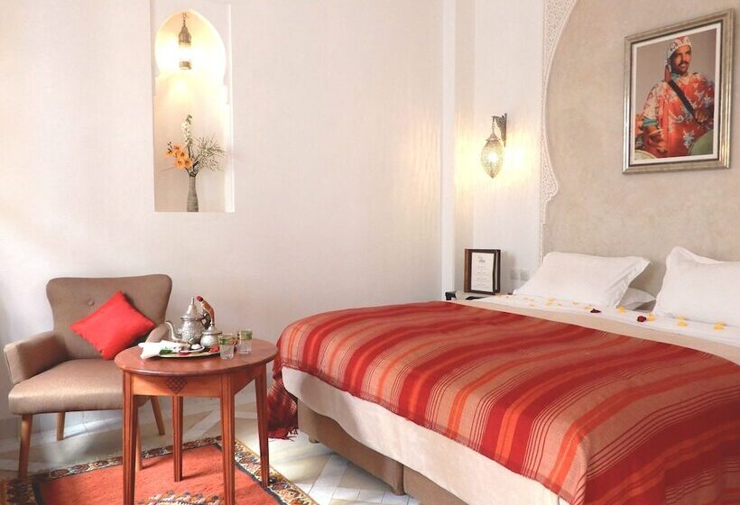 اتاق لوکس, Riad Carina