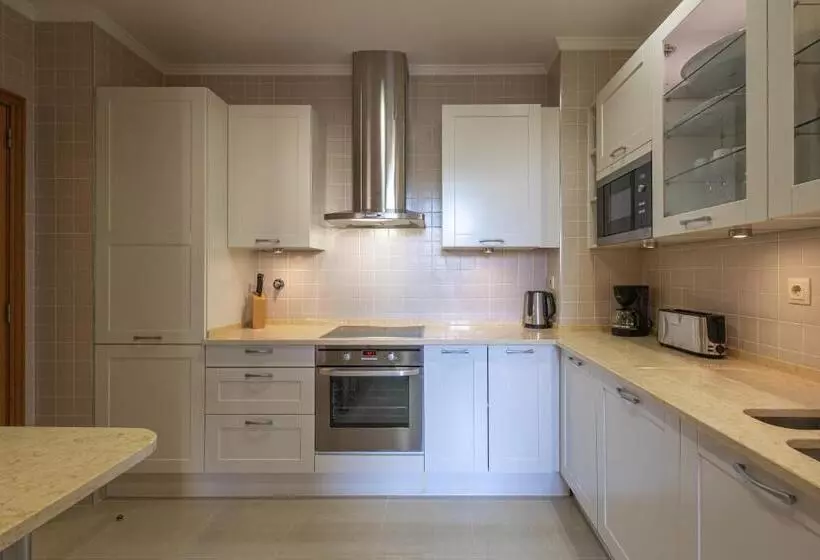 2 Bedroom Apartment with Views, The Residences Vilamoura