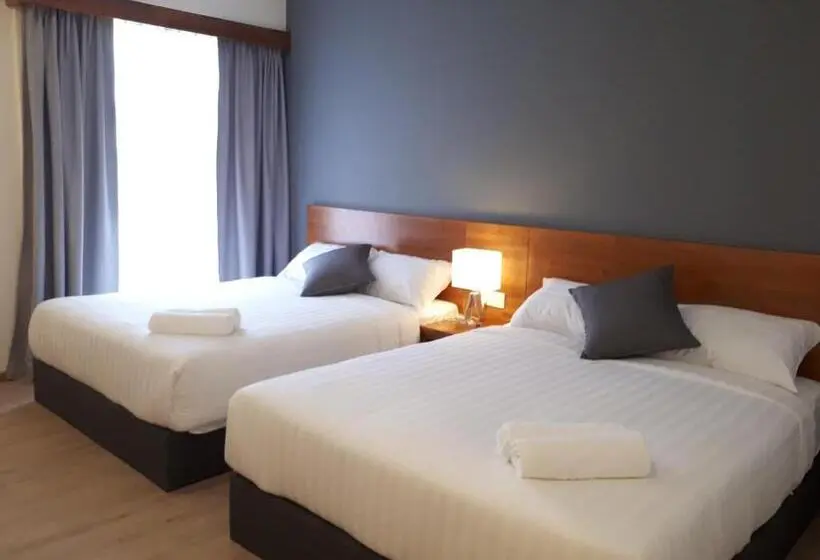 اتاق لوکس خانوادگی, Hotin Inn