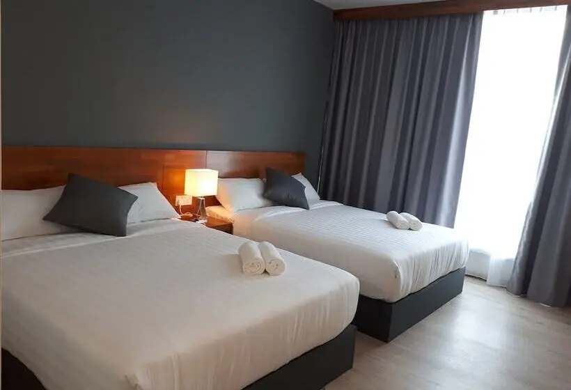 اتاق لوکس خانوادگی, Hotin Inn