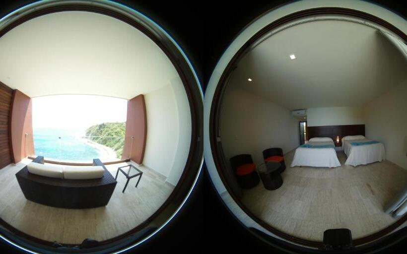 جناح مزود بحمام سباحة, Pacific King