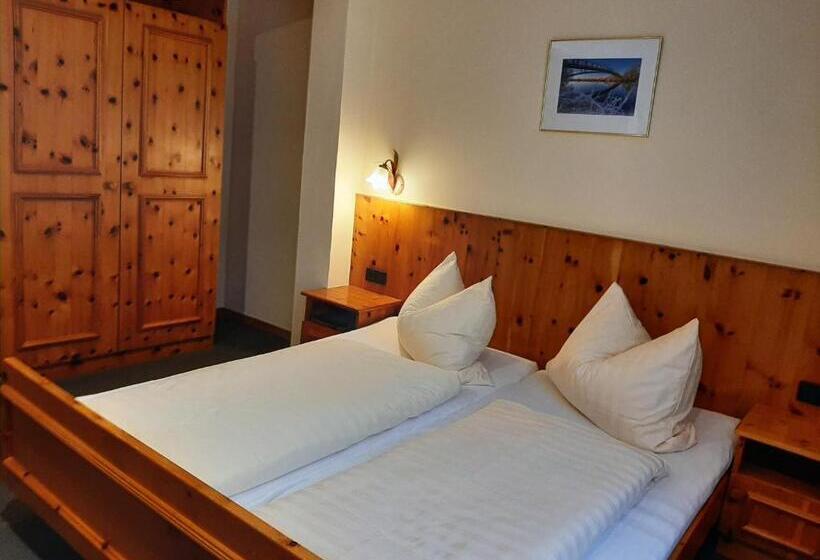 Standard room with outdoor bath, Altstadthotel Garni Frankfurter Hof