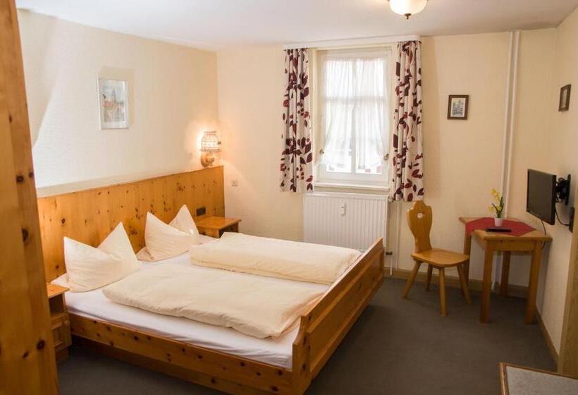 Standard room with outdoor bath, Altstadthotel Garni Frankfurter Hof