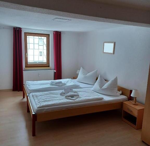 带1个卧室的带阳台的公寓, Altstadthotel Garni Frankfurter Hof