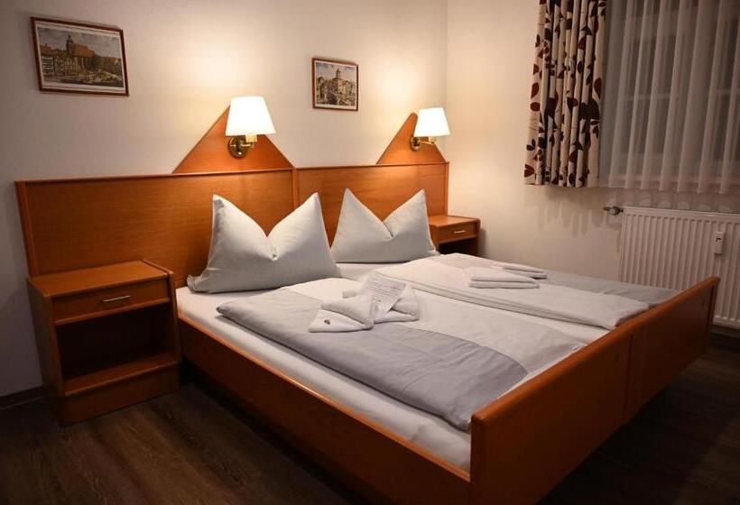 带2个卧室的公寓, Altstadthotel Garni Frankfurter Hof