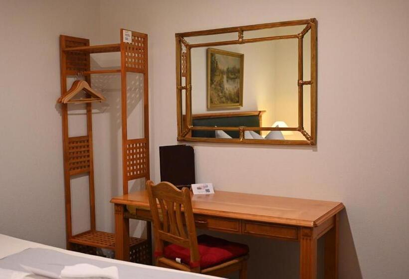 带2个卧室的公寓, Altstadthotel Garni Frankfurter Hof