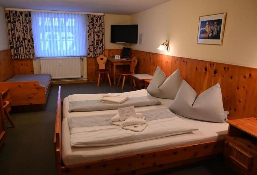 标准三人间, Altstadthotel Garni Frankfurter Hof