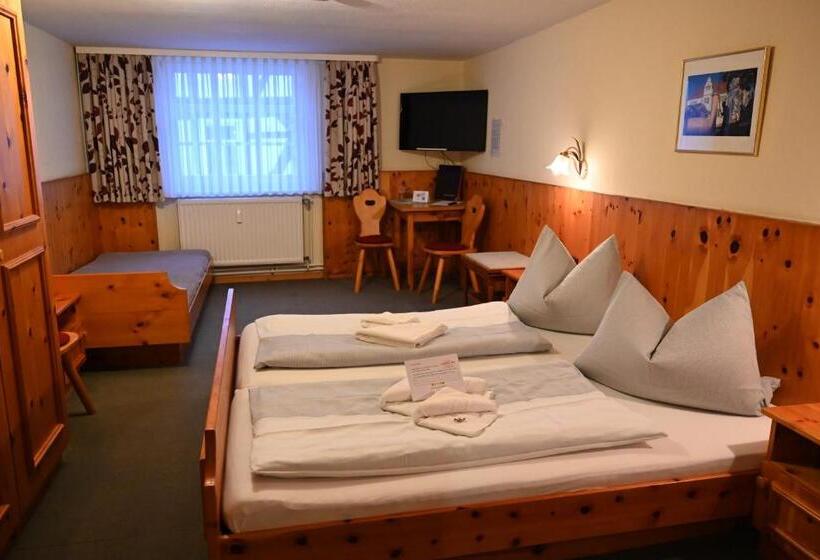 Номер Стандарт Трехместный, Altstadthotel Garni Frankfurter Hof