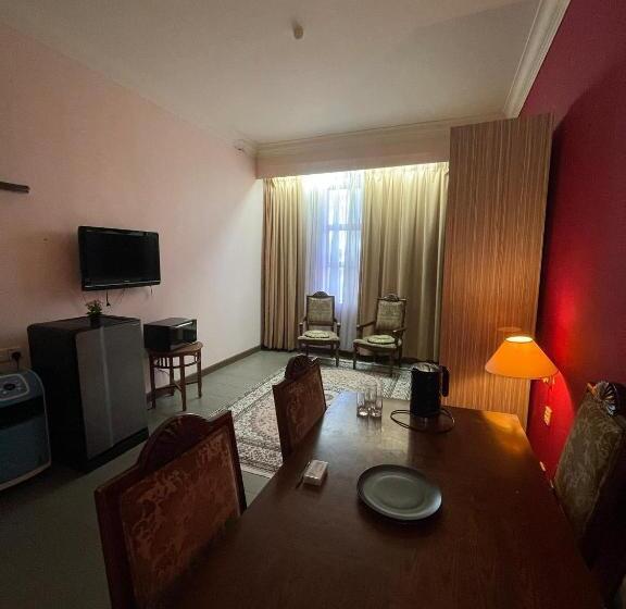 سوییت جونیور, Alh Continental Resort