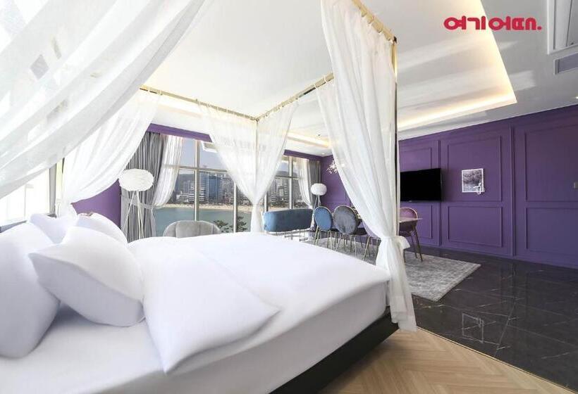 Suite Vista Mare, De Homme