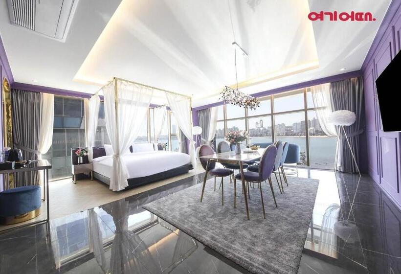 Suite Vista Mare, De Homme