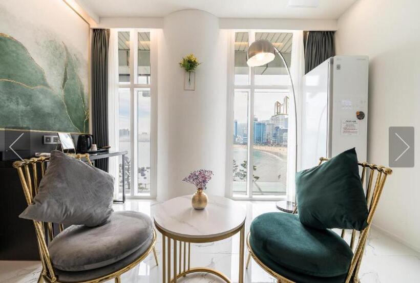 Camera Standard Vista Mare, De Homme