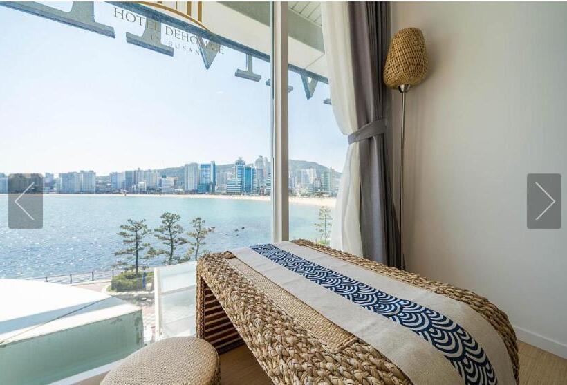 Camera Standard, De Homme