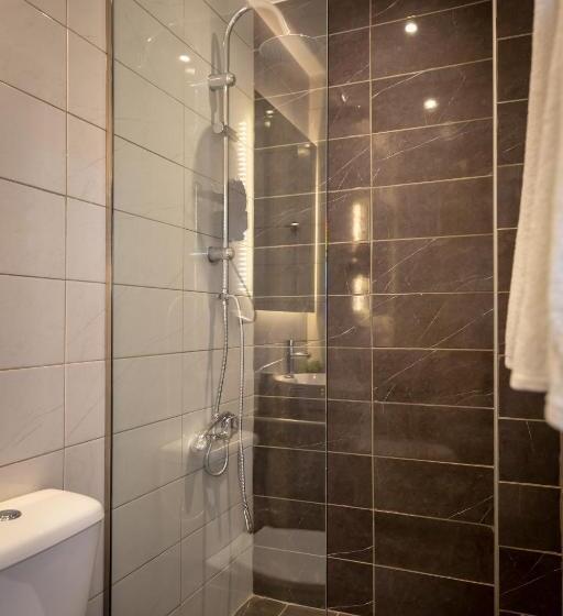 高级大房间, Ionian City