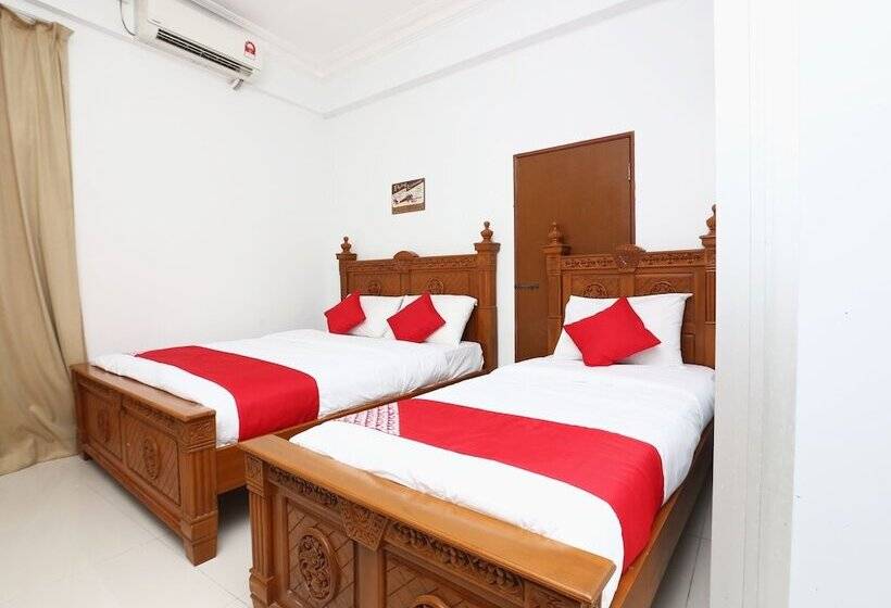 غرفة قياسية ثلاثية, Nusantara Jerteh By Oyo Rooms