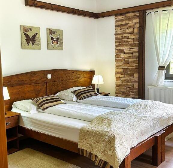 Номер Стандарт Вид на Сад, Etno Garden Exclusive Rooms