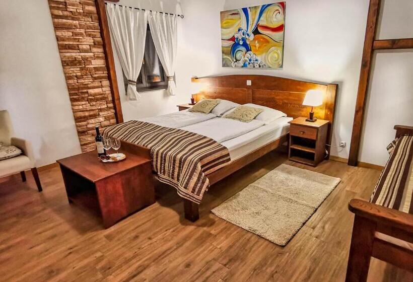 Номер Стандарт Трехместный, Etno Garden Exclusive Rooms