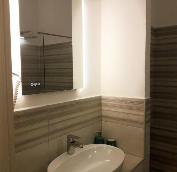 اتاق خانوادگی, San Felice 135 3