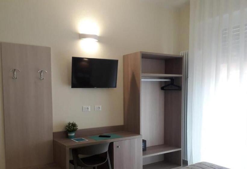 اتاق خانوادگی, San Felice 135 3