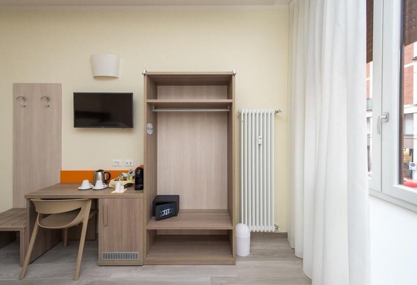 اتاق خانوادگی, San Felice 135 3