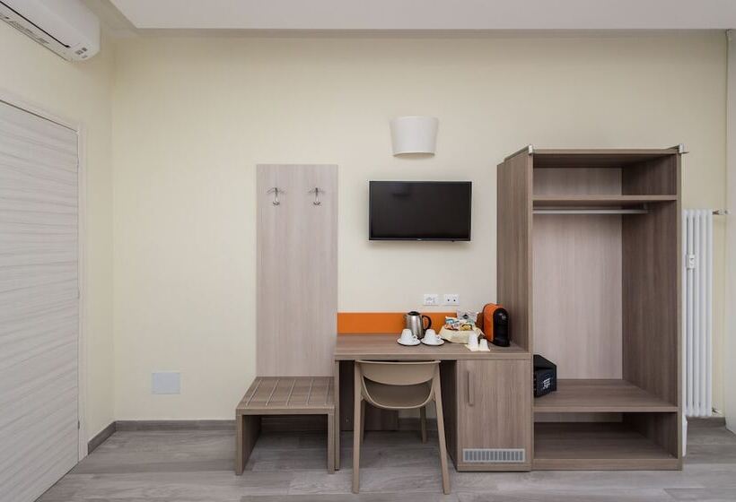 اتاق خانوادگی, San Felice 135 3