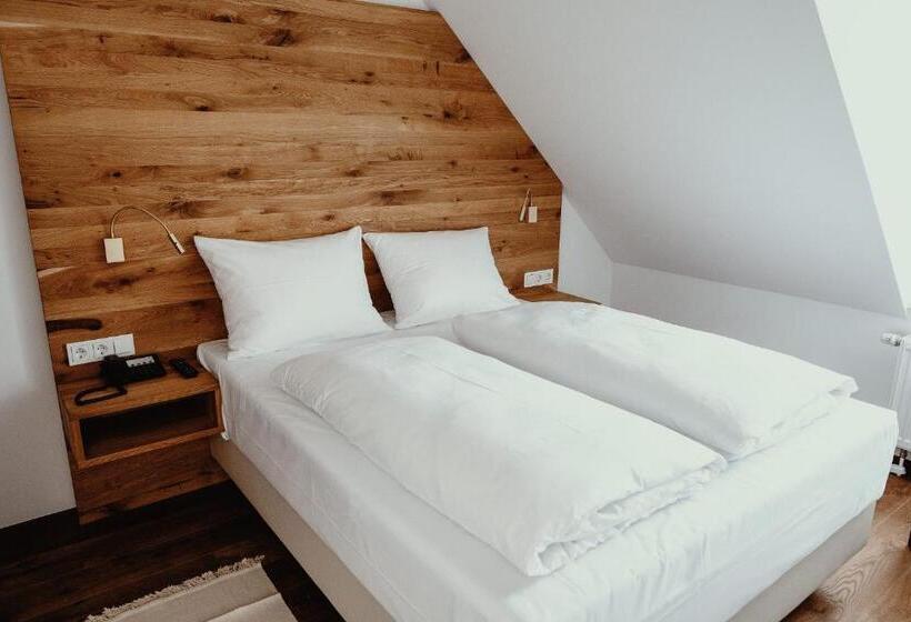 침실 1개 아파트, Schierlinger Bräustüberl